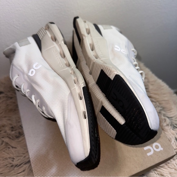ON CloudNova Form Size 8 Women's Shoes Sneakers White/ Eclipse W/box WORN Once - Picture 16 of 17
